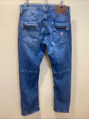Guess Men’s Slim Straight Jeans in Medium Blue Wash Sz 30